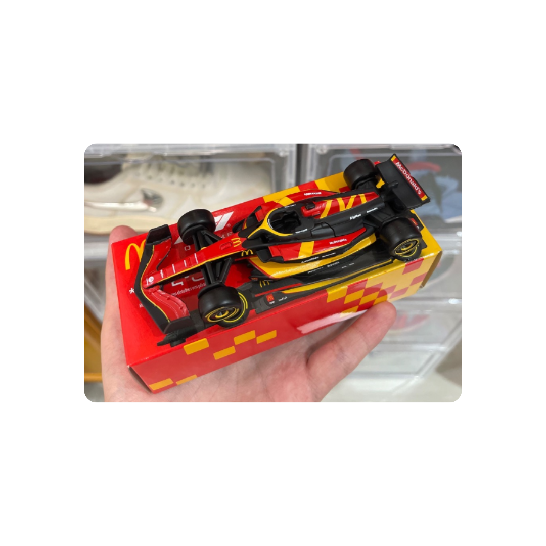 Carrinho F1 McDonald's Hot Wheels na mão - Réplicas Oficiais